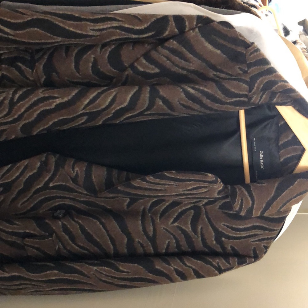Zara Basic - Picture 2 of 4